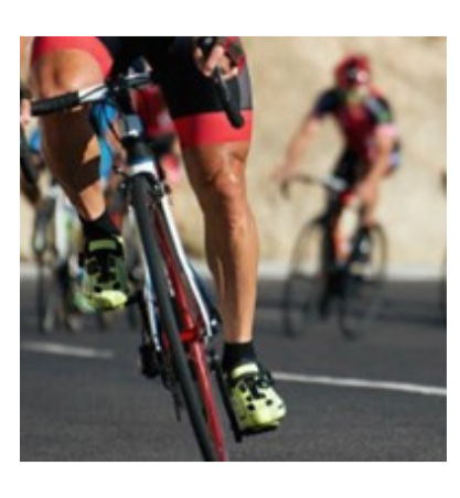 Esporte e PerformanceA Endocrinologia Esportiva foca na otimização da performance e do bem-estar, por meio da avaliação de deficiências hormonais e vitamínicas, investigação de fadiga e cansaço excessivo, além do acompanhamento seguro da suplementação.